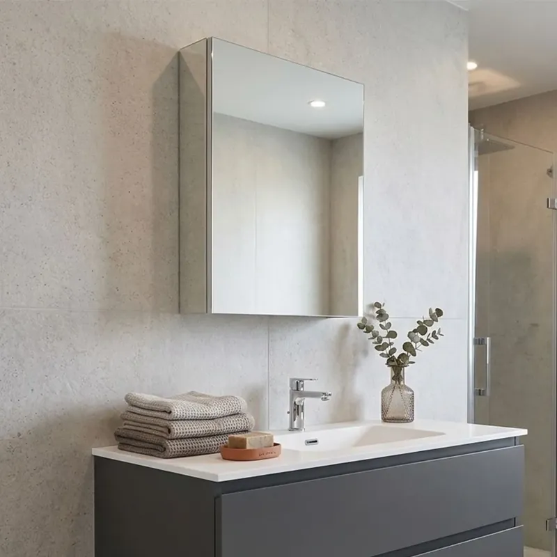 Specchio contenitore per bagno con un‘anta bianco 45 cm Di Tendenza