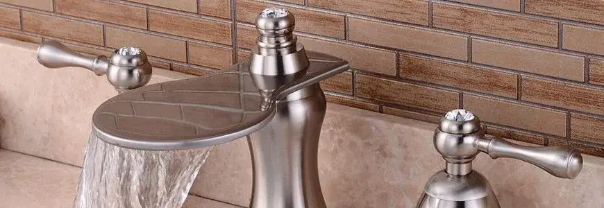 Robinets de lavabo à deux leviers Saldi