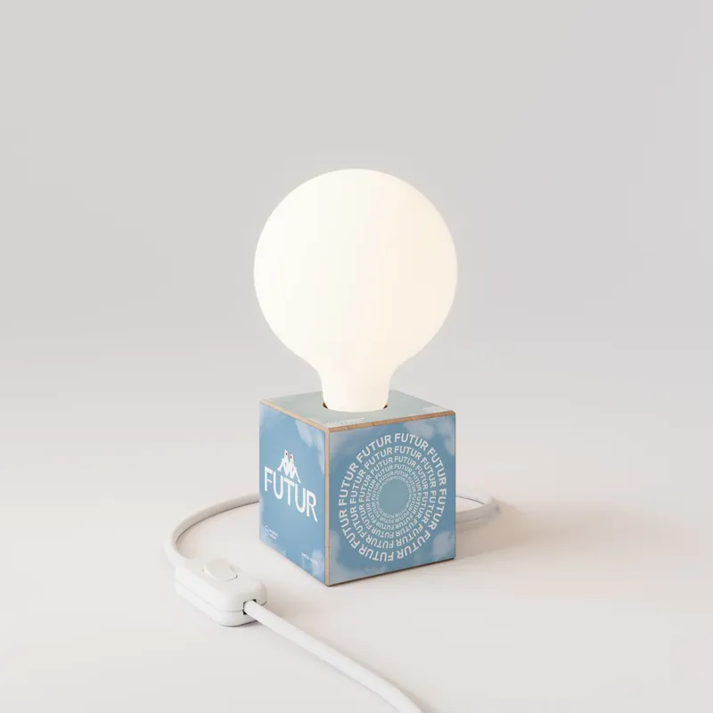 Economico Cubetto table lamp with US plug, "Futur" porcelain effect globe bulb - Futur festival