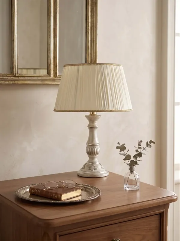 Subito Disponibile Lume grande classico in legno bianco-foglia argento 1 luce Esse 705/bg