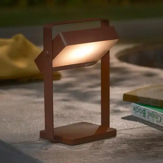 Ultima Occasione Lampada da tavolo LED e solare Saulio, marrone, IP44, alluminio, USB, batteria