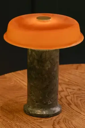 Lampada LED da tavolo ricaricabile Trip No. 2, verde/ambra, marmo, vetro Spedizione Espresso