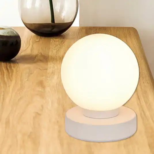 Lampada da tavolo Seventy, bianco opaco, altezza 15 cm, metallo/vetro Solo Oggi