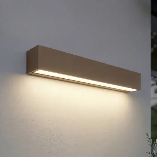 Direttamente Dal Produttore Applique da esterni LED Lucande Lengo, 50 cm, marrone, luce verso il basso,