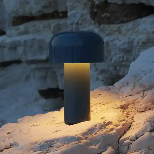 Di Tendenza Lampada LED da tavolo a batteria Flos Bellhop, blu, 21 cm, dimmerabile, IP54