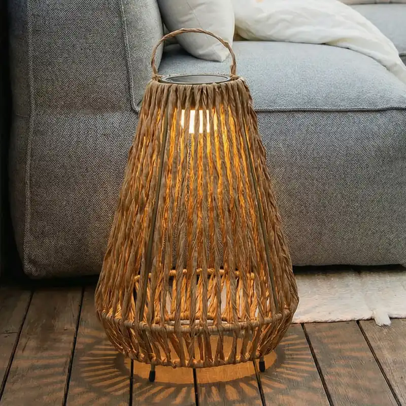 Must-Have Lampade solari in stile rustico