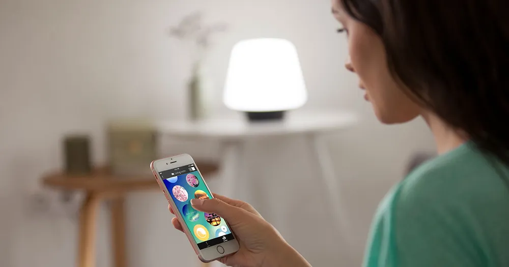 Super Prezzo Controllo dell‘illuminazione tramite smartphone e app