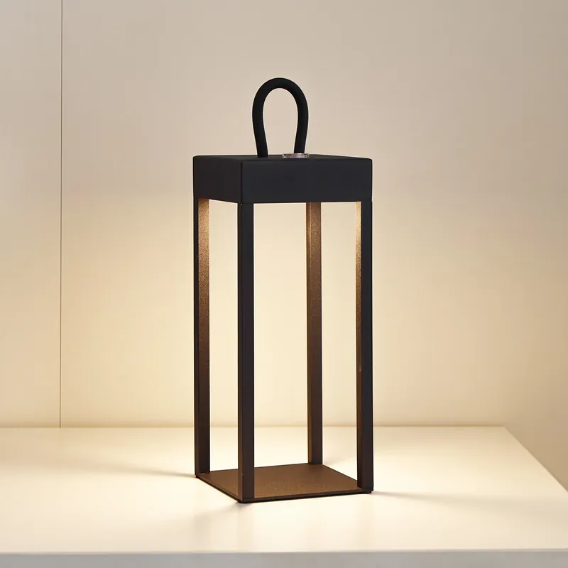 Lampade da tavolo per il corridoio Solo Oggi