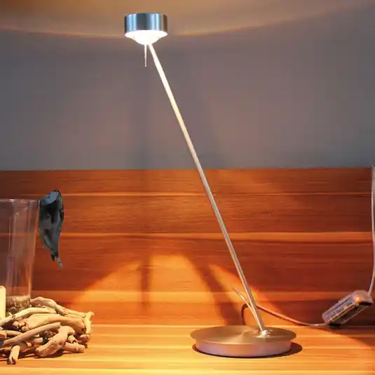 Lampada da tavolo dimmerabile PUK TABLE, cromo opaco Occasione Imperdibile