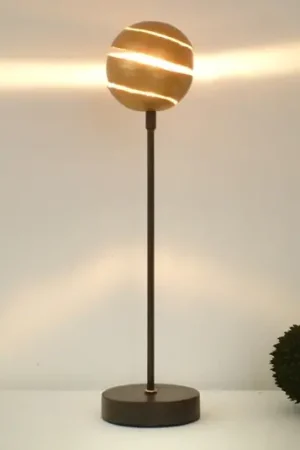 Nuova Collezione Lampada da tavolo LAMPO ORO di ferro