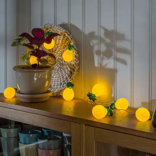 Catena luminosa LED Ananas, a batteria Occasione Imperdibile