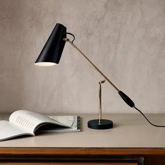 Lampada da tavolo rétro Birdy in nero/ottone Must-Have
