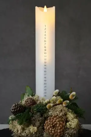 Candela LED Sara Calendar, bianco/argento, altezza 29 cm Prezzo Basso