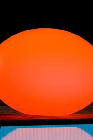 Promozione Lampada decorativa a LED galleggiante Flatball L