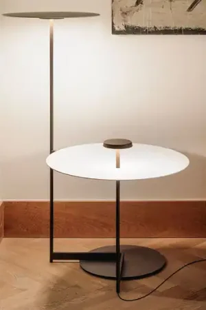Non Perdere Vibia Flat lampada LED da pavimento a 90 cm grigio L1, dimmerabile