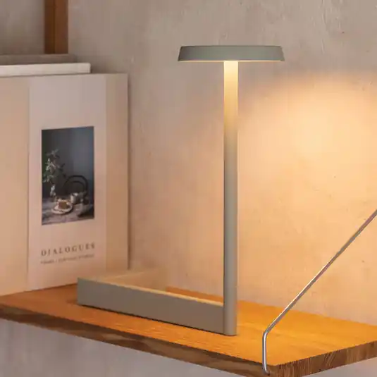 Ordina Subito Vibia Flat lampada LED tavolo alta 30 cm verde L1