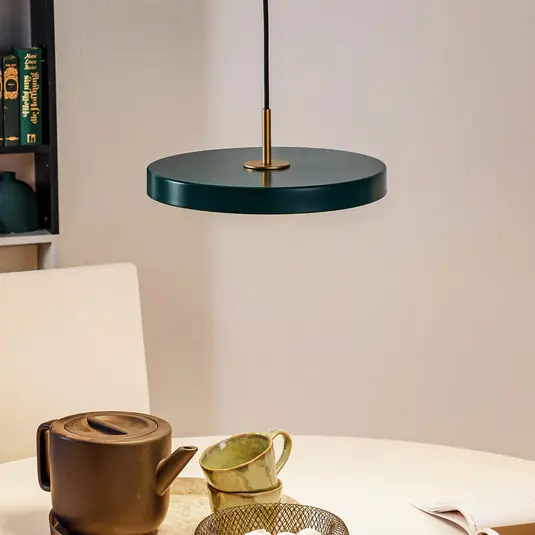 Lampada LED a sospensione UMAGE Asteria Mini verde scuro/ottone Ø 31 cm Affare