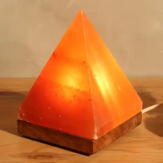 Lampada di sale Piramide con base, ambra Offerta Limitata