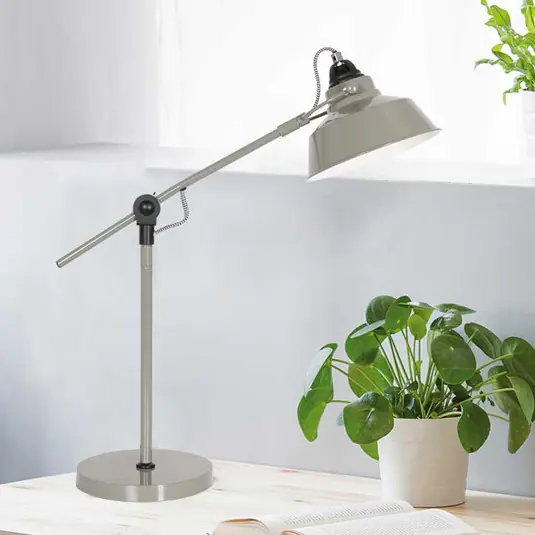 Lampada da tavolo Nové, regolabile, verde Prezzo Ridotto