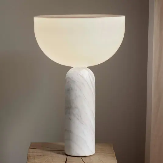 New Works Kizu Large lampada da tavolo, bianco Promo Stagionale