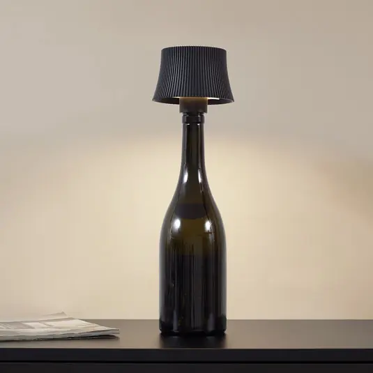 Lindby Lampada da tavolo a LED ricaricabile Linor, nera, USB, dimmer touch Subito Disponibile