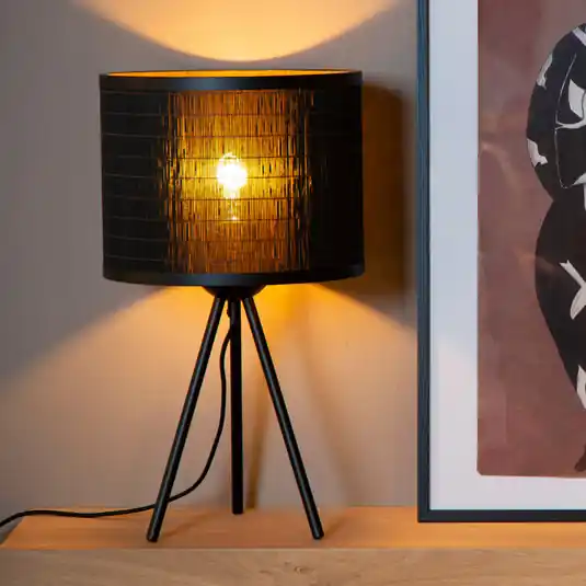 Lampada da tavolo Tagalog bambù, nero, treppiede Bestseller