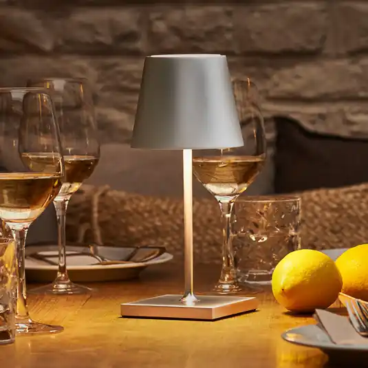 Nuindie mini lampada da tavolo ricaricabile a LED, Easy Connect, argento, Ordina Subito