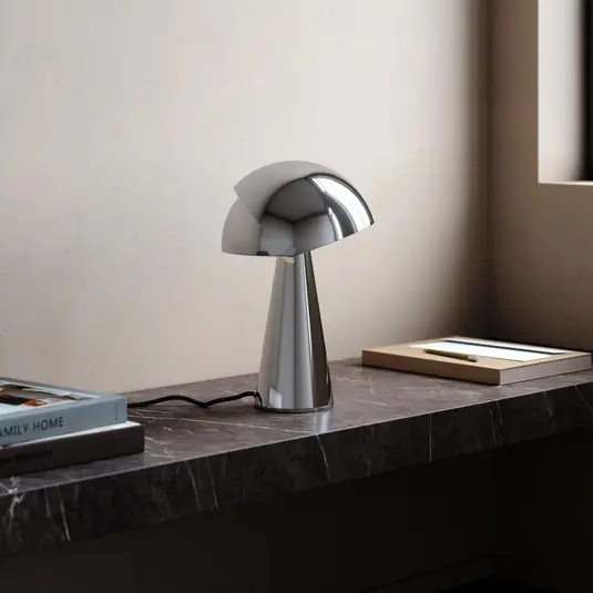 Lampada da tavolo Align con paralume mobile, cromo Professionale