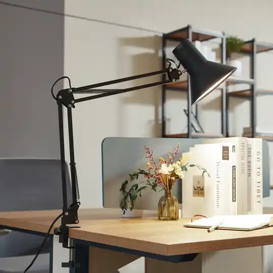 Lampada LED a morsetto Undra di Lindby, nera, in metallo, regolabile Di Tendenza