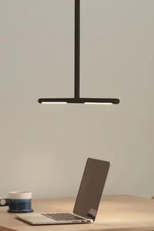 UMAGE Lampada LED a sospensione Omni, nera, a 2 luci, lunghezza 74 cm Novità