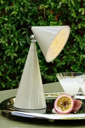 Offerta Limitata Tom Dixon Lampada LED da tavolo ricaricabile Pose, grigio chiaro, altezza 25 cm