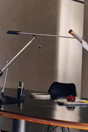 Stilnovo lampada LED da tavolo Halley, sporgenza 100 cm, grigio Prezzo Di Fabbrica