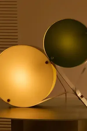 Gubi lampada da tavolo Coppia, avorio/verde oliva, altezza 42 cm Ordina Subito